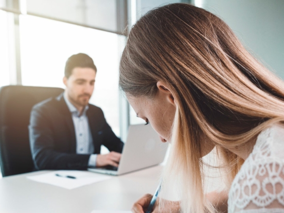 Maison individuelle 6 pièces en R+1 située sur un terrain de 4000 m2 avec piscine.