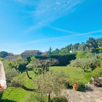 Vendre une maison avec un jardin à Avignon : nos conseils pour valoriser votre bien